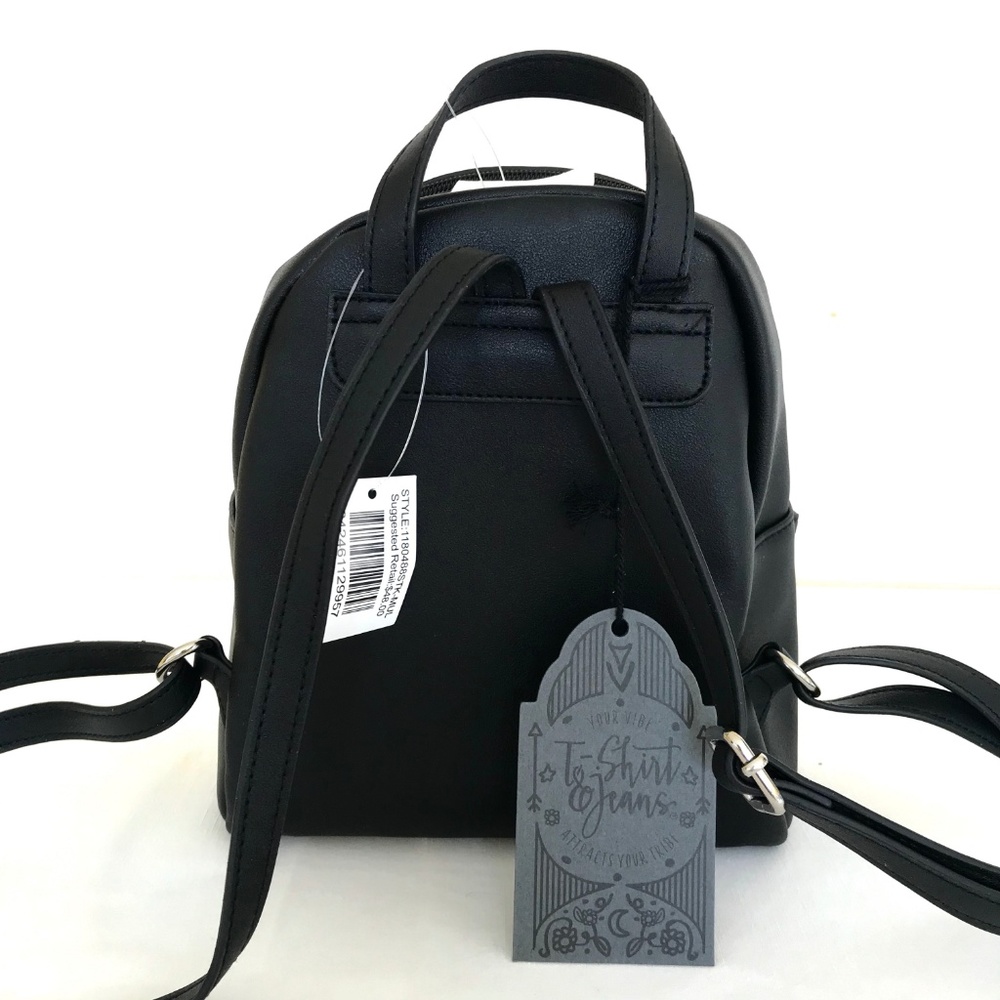 T-Shirt & Jeans Backpack with Faux Fur Heart - Picture 5 of 6